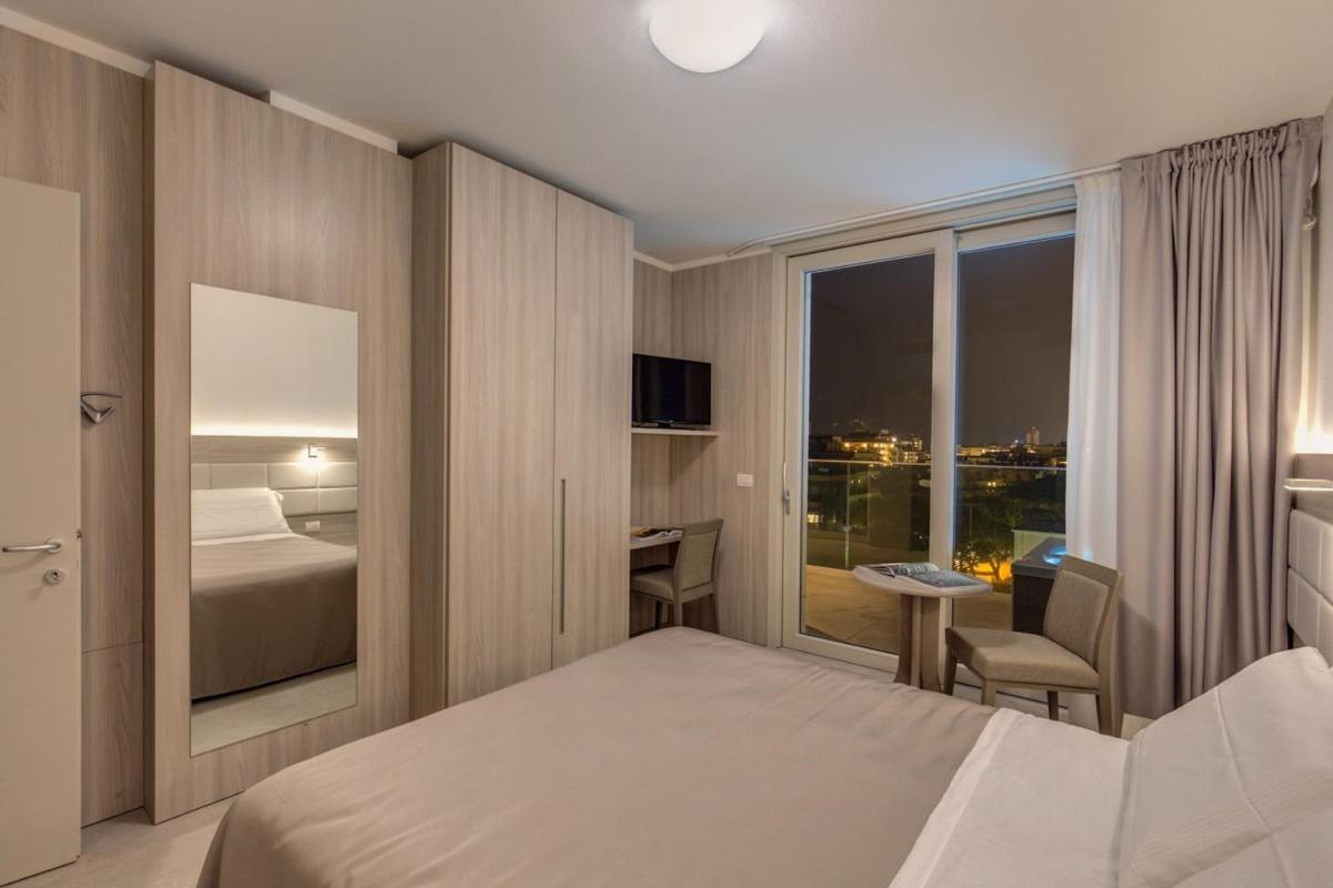 Aparthotel Sunrise Palace